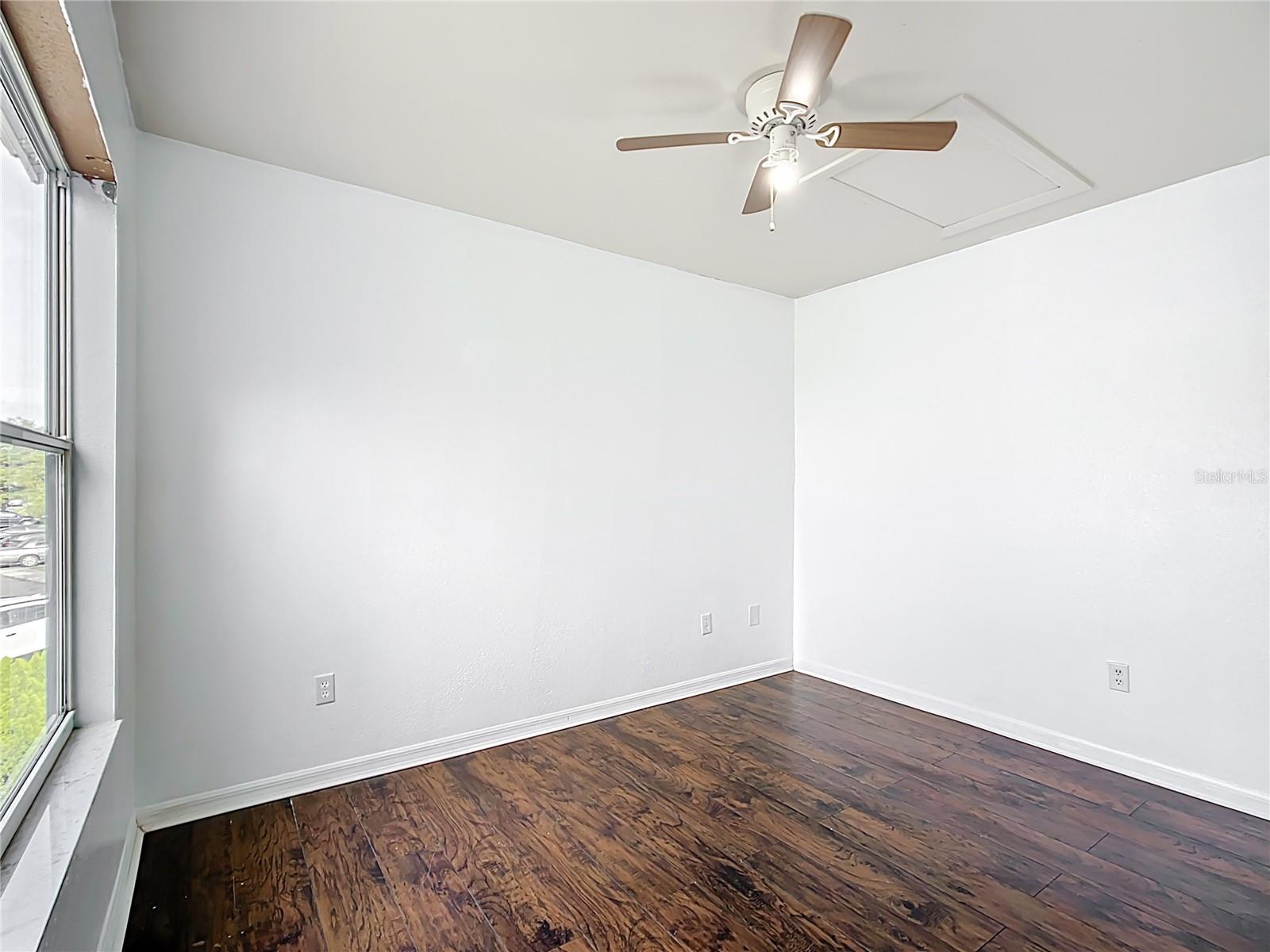 Image 17 of 42 For 709 Orchid Drive