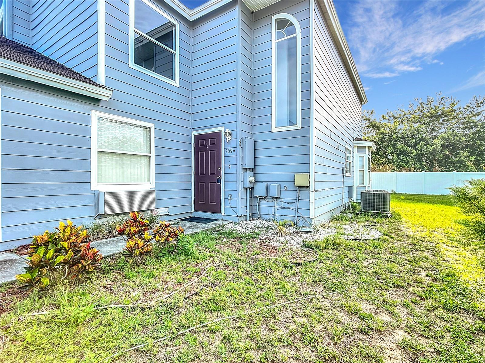 Image 5 of 42 For 709 Orchid Drive
