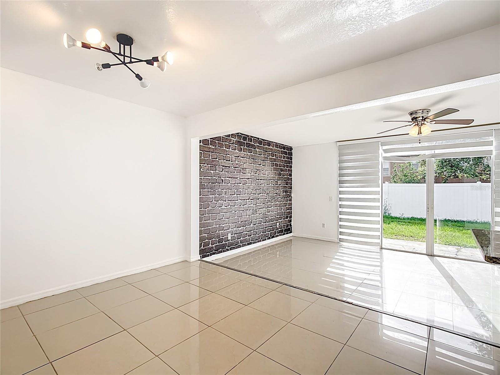 Image 11 of 42 For 709 Orchid Drive