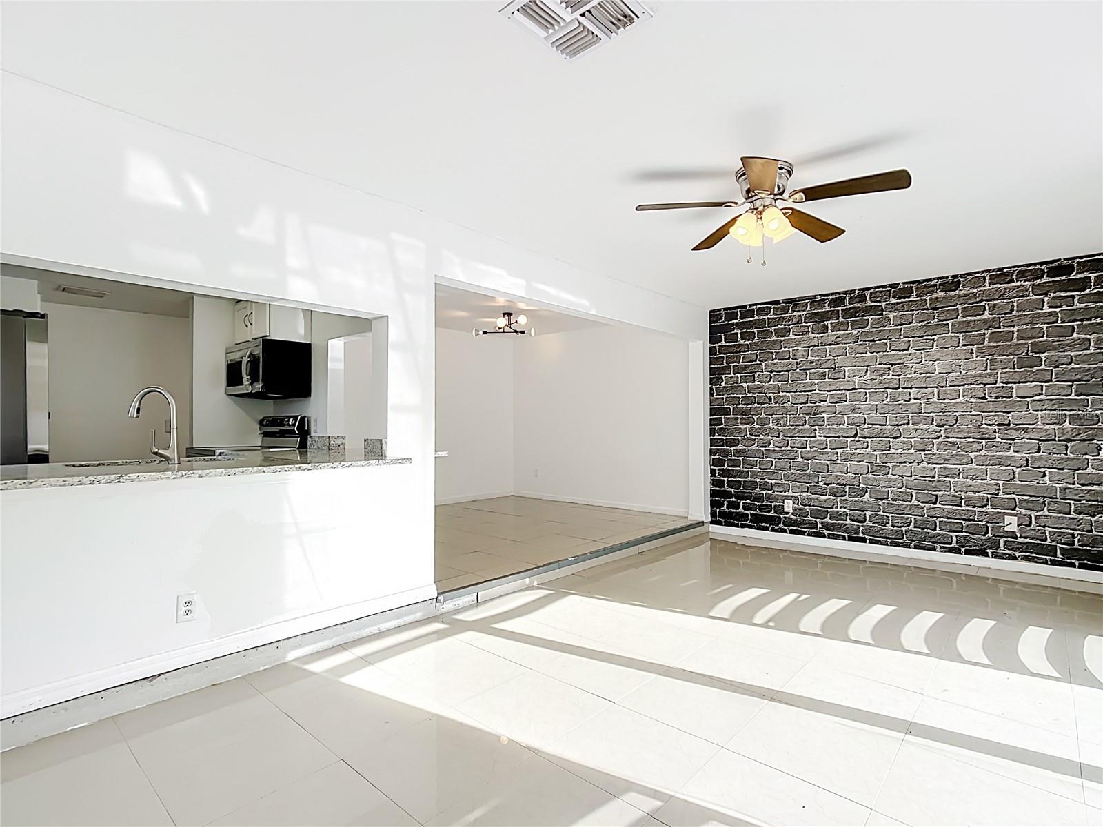 Image 14 of 42 For 709 Orchid Drive