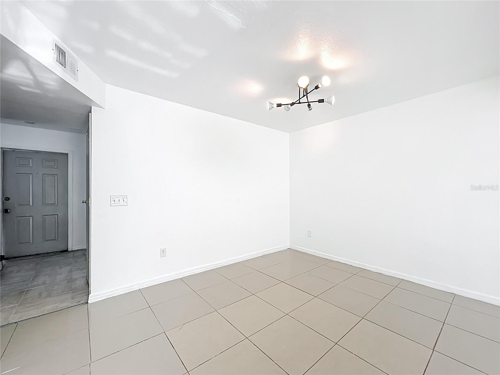 Image 16 of 42 For 709 Orchid Drive