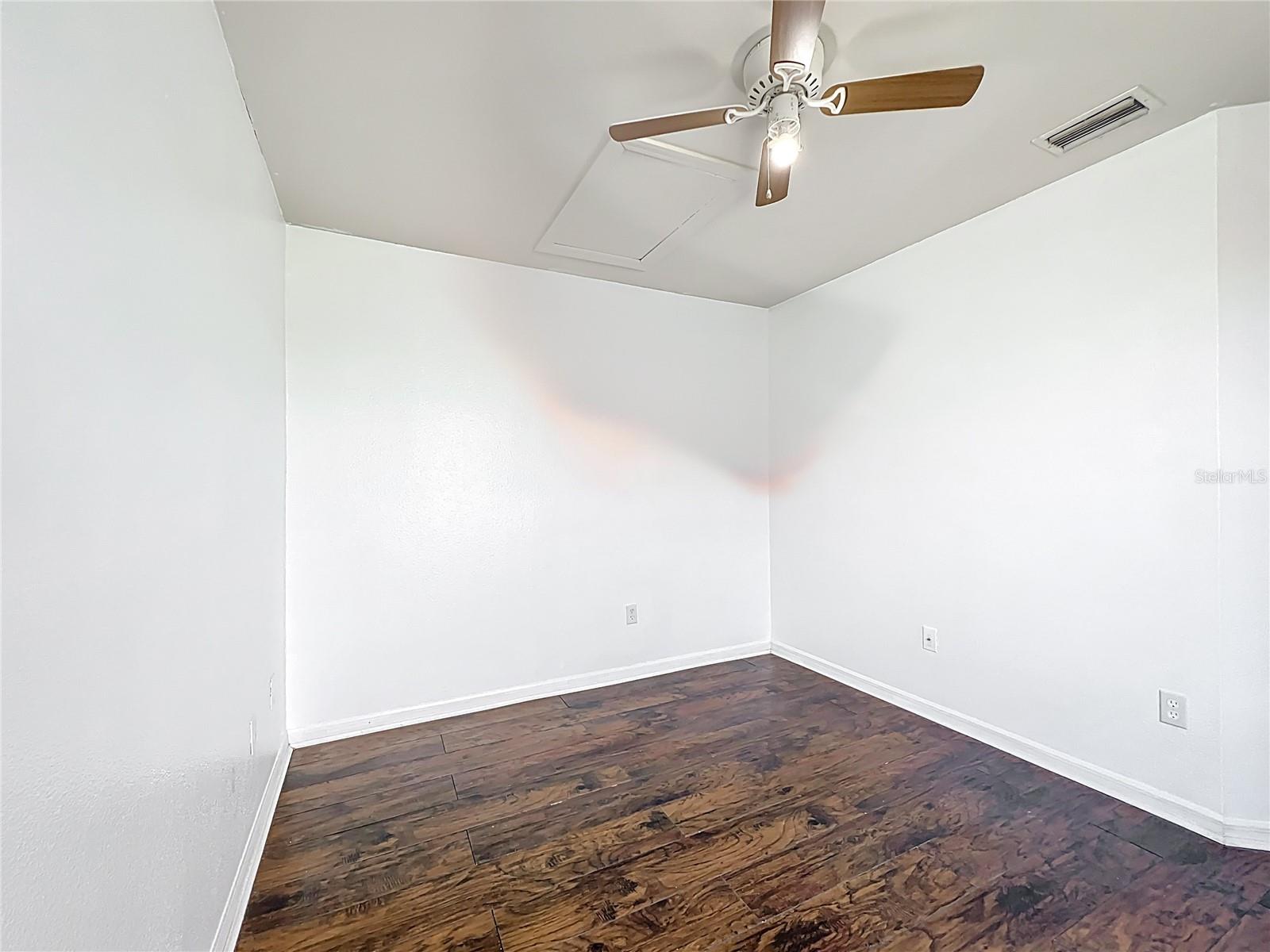 Image 18 of 42 For 709 Orchid Drive