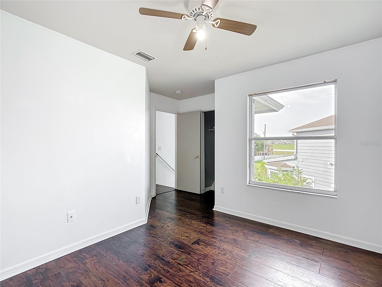 Image 19 of 42 For 709 Orchid Drive