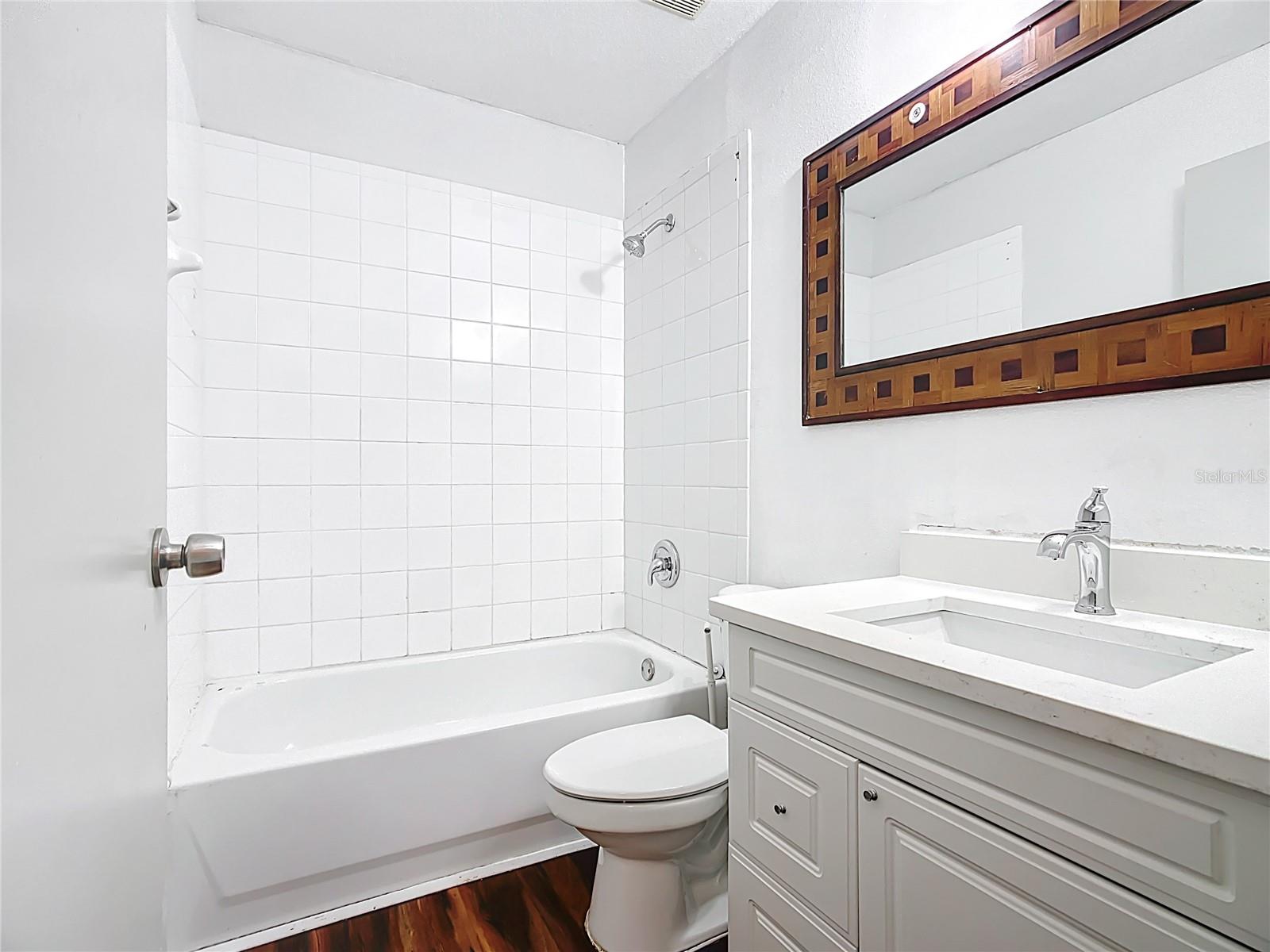 Image 21 of 42 For 709 Orchid Drive
