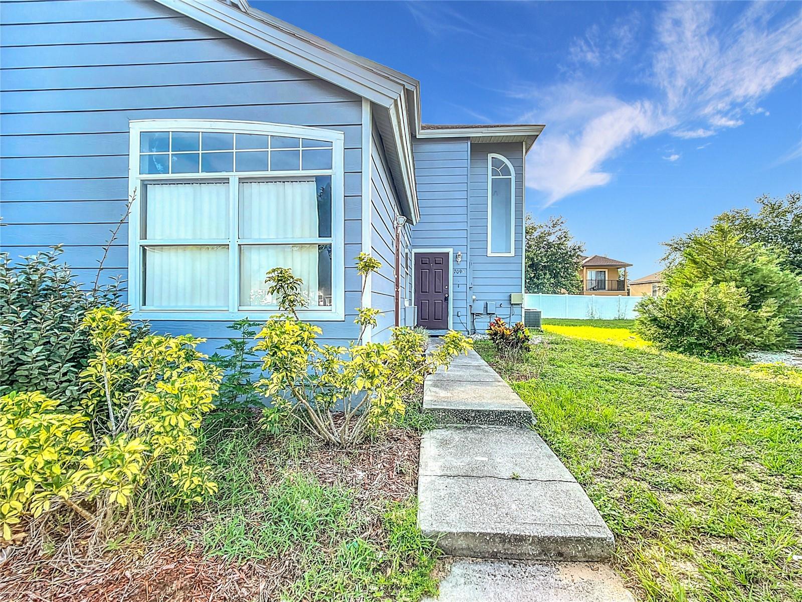 Image 3 of 42 For 709 Orchid Drive