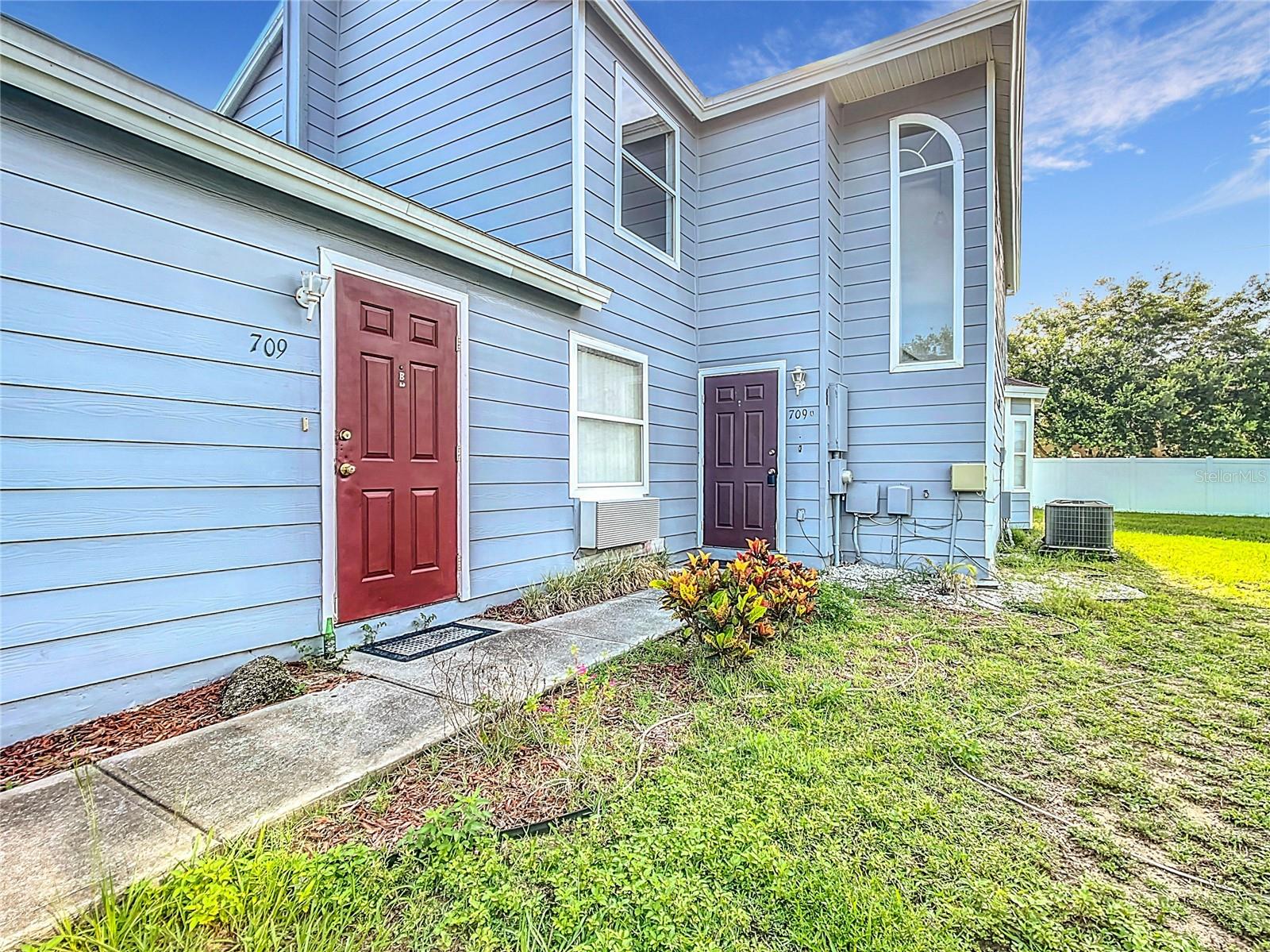 Image 4 of 42 For 709 Orchid Drive