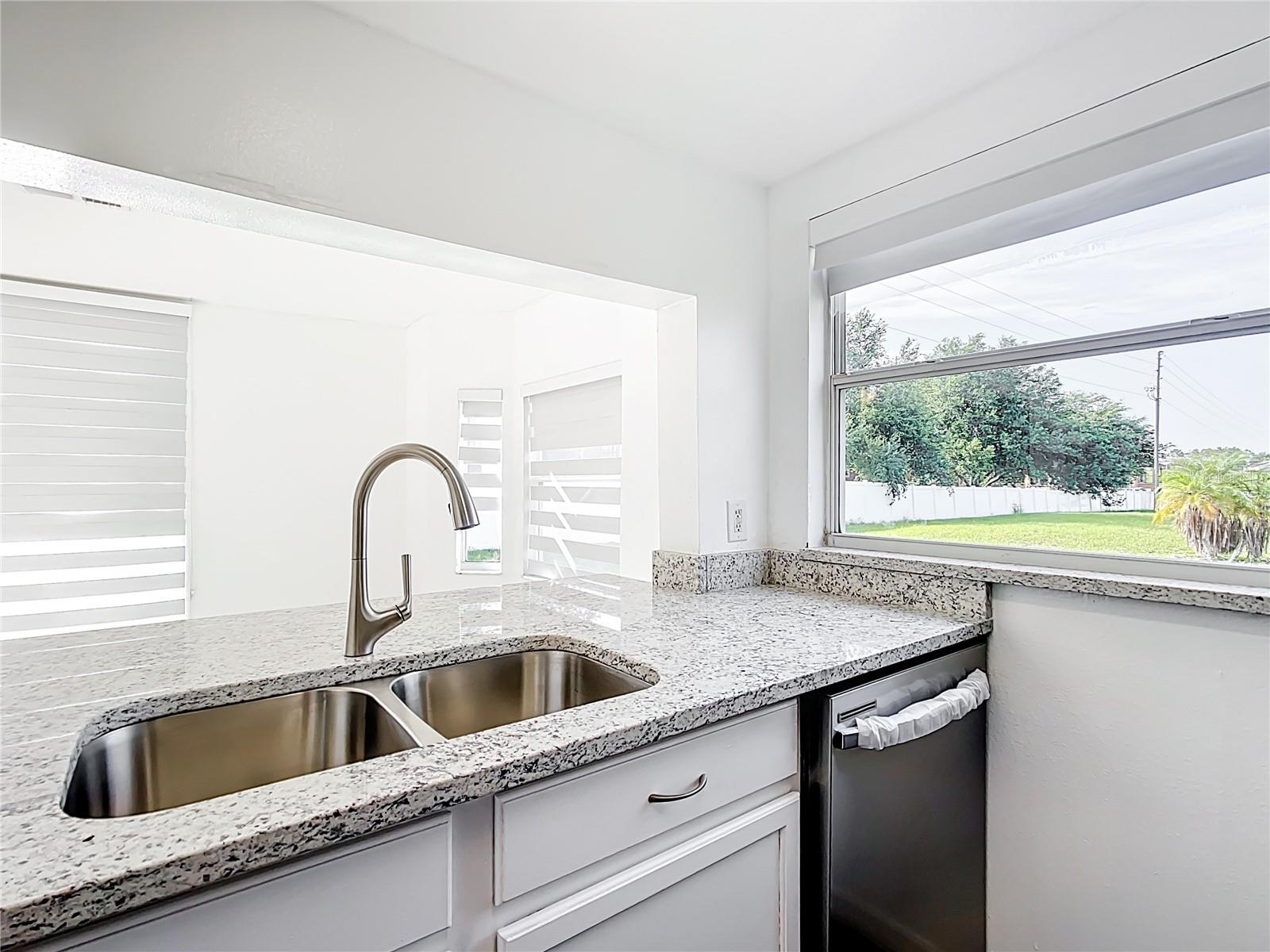 Image 7 of 42 For 709 Orchid Drive
