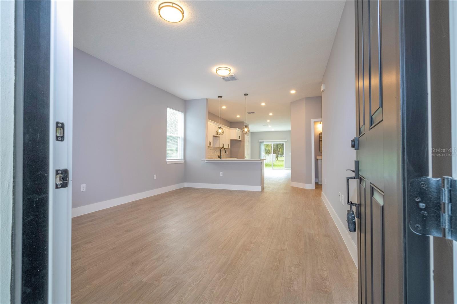 Image 4 of 15 For 4409 Gore Avenue