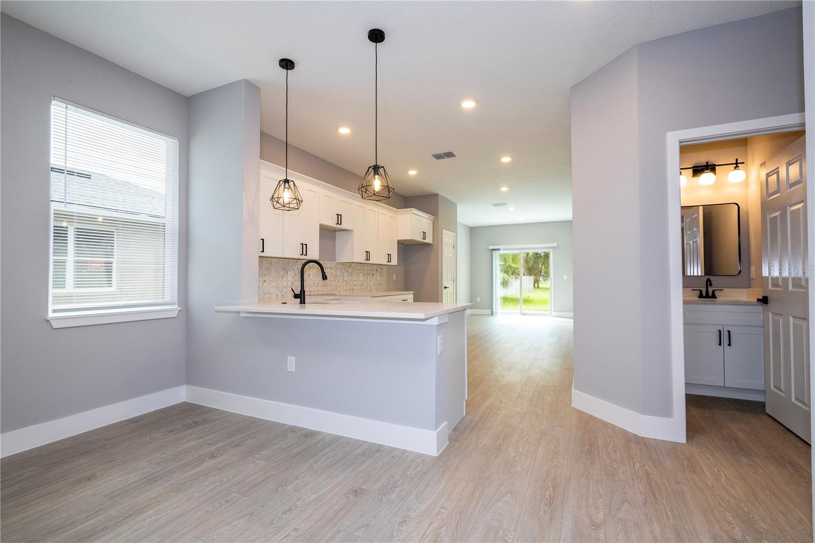 Image 5 of 15 For 4409 Gore Avenue