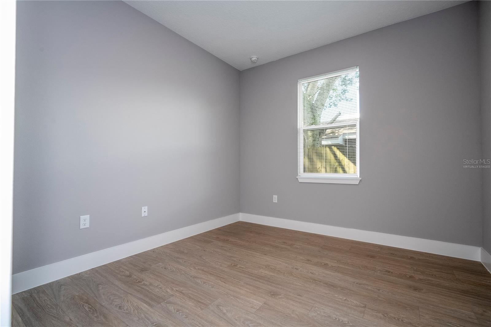 Image 6 of 15 For 4409 Gore Avenue