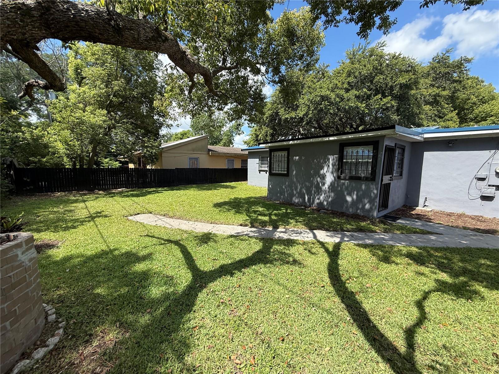 Image 19 of 22 For 7709 Ravenna Ave