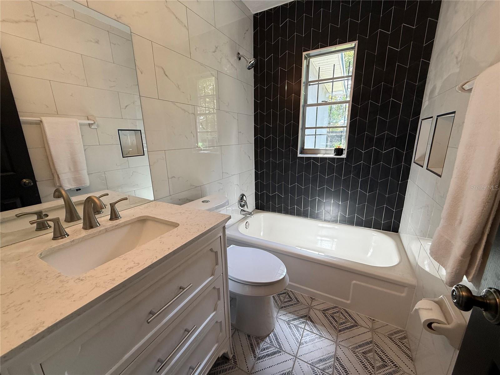 Image 9 of 22 For 7709 Ravenna Ave