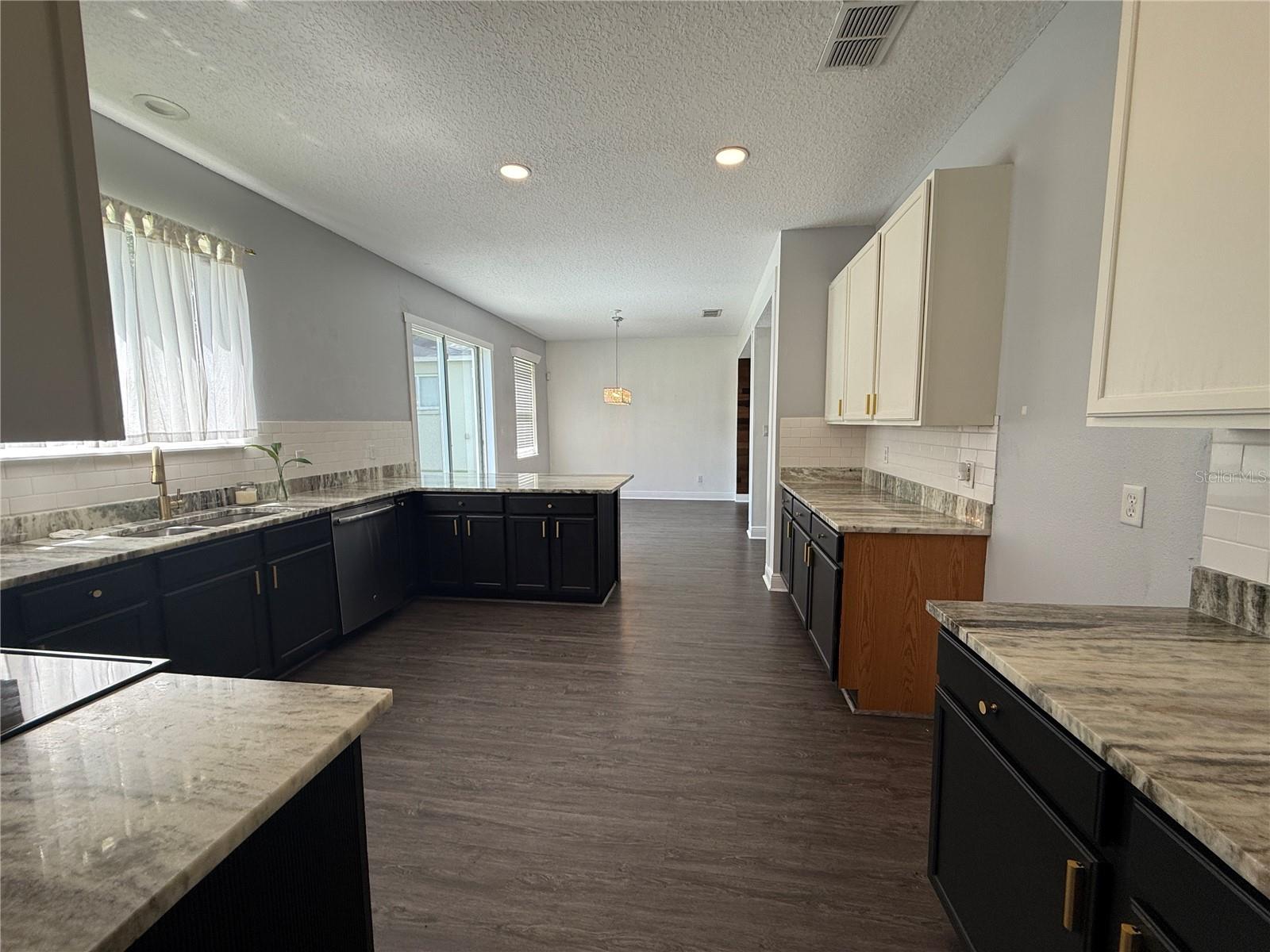 Image 10 of 30 For 1225 Greenley Avenue