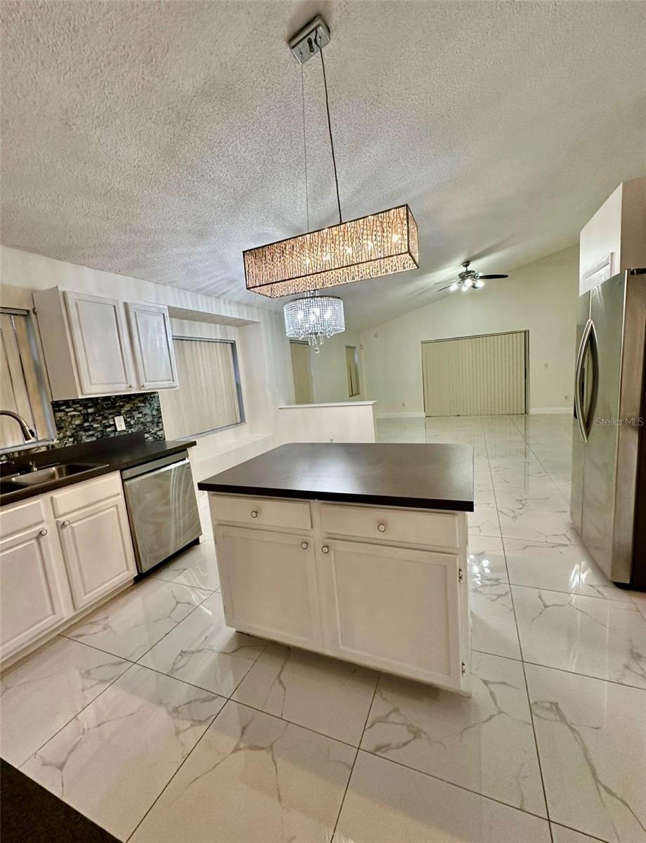 Image 3 of 10 For 12526 Ringwood Avenue