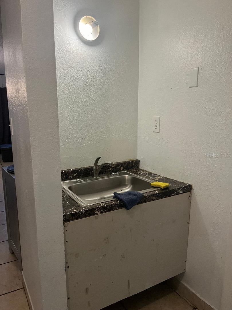 Image 4 of 15 For 8421 Orange Blossom Trail 303