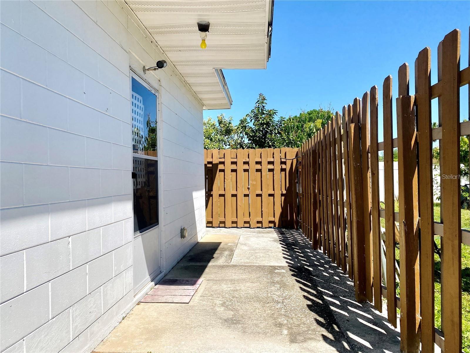 Image 3 of 10 For 607 Forrest Avenue A