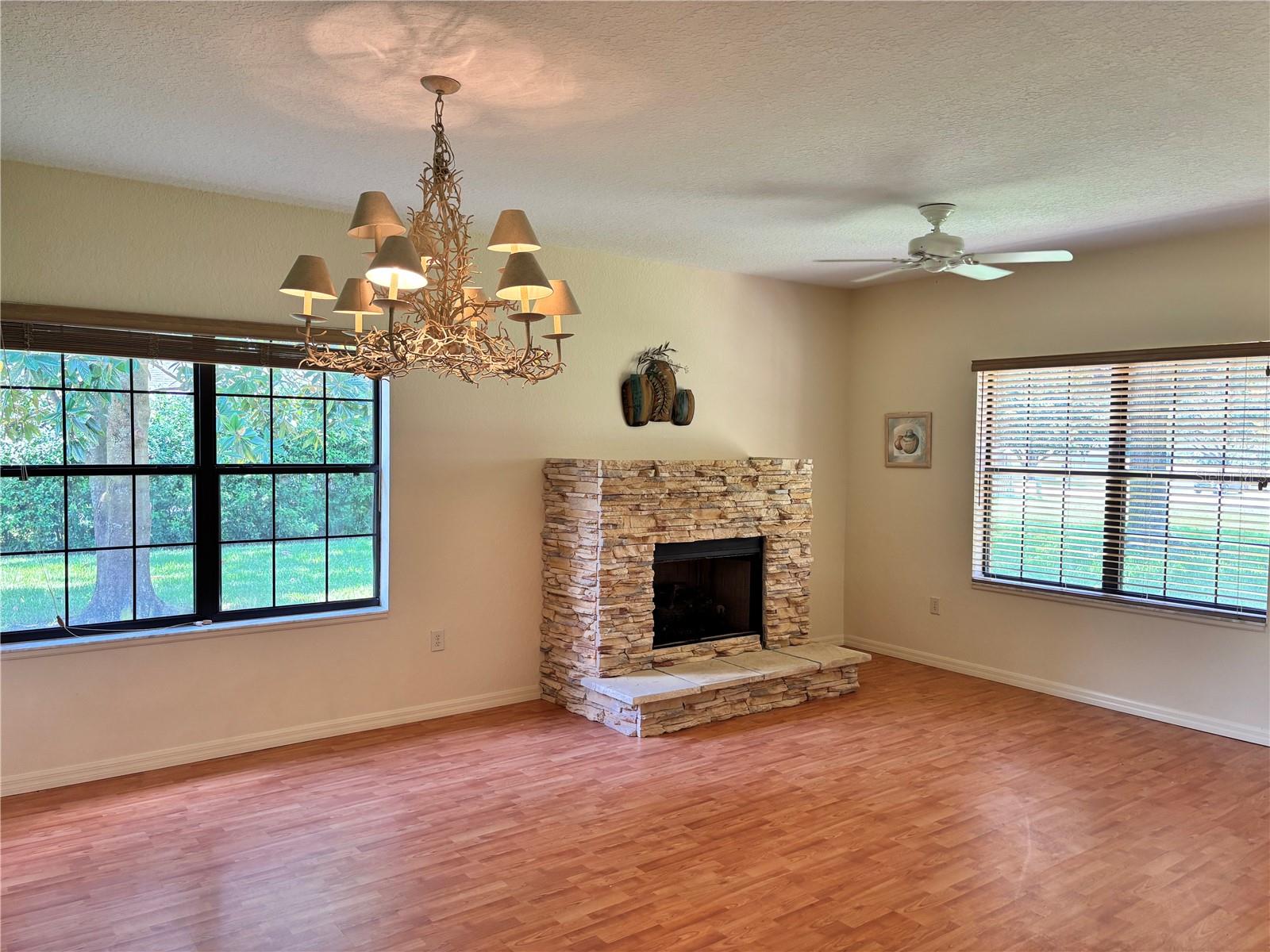 Image 13 of 45 For 22139 Scenic Ridge Court