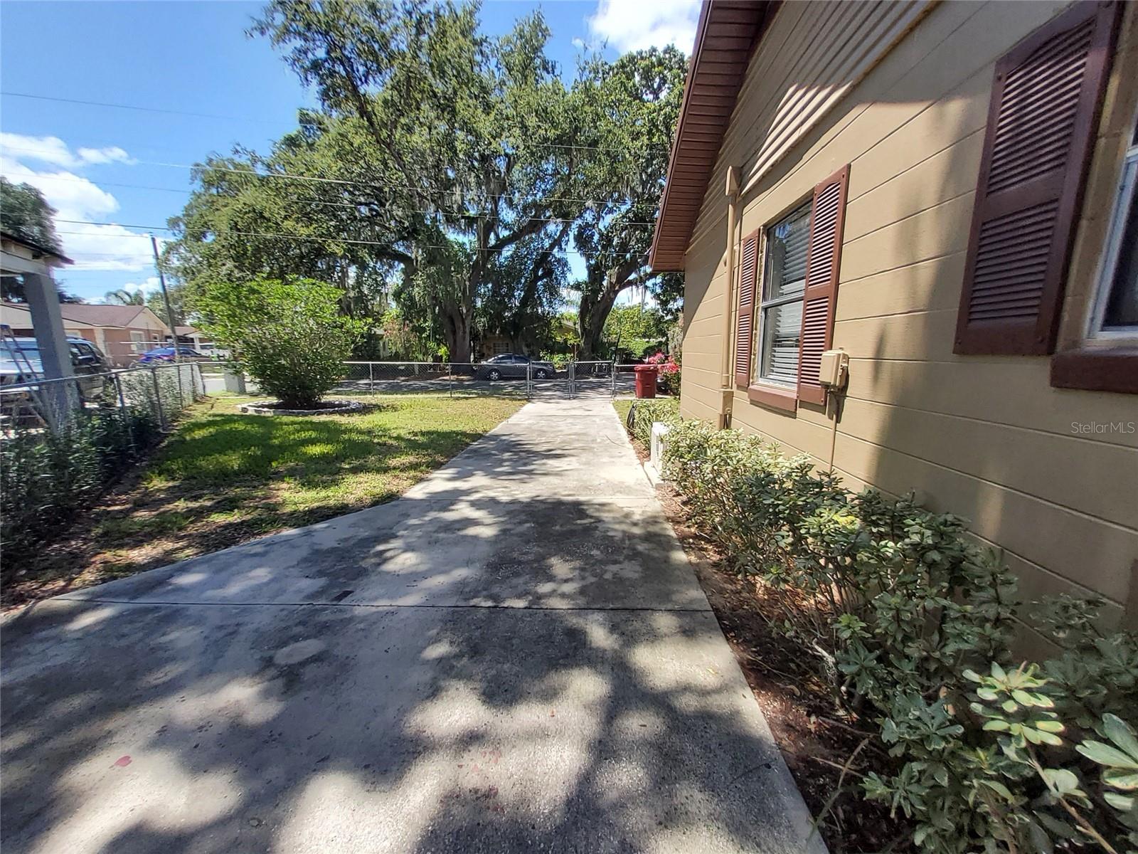 Image 6 of 38 For 13 Euclid Drive