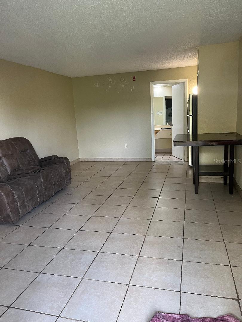 Image 4 of 10 For 8421 Orange Blossom Trail 430