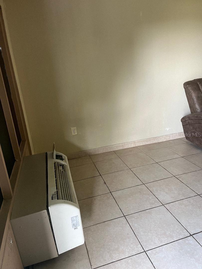 Image 7 of 10 For 8421 Orange Blossom Trail 430