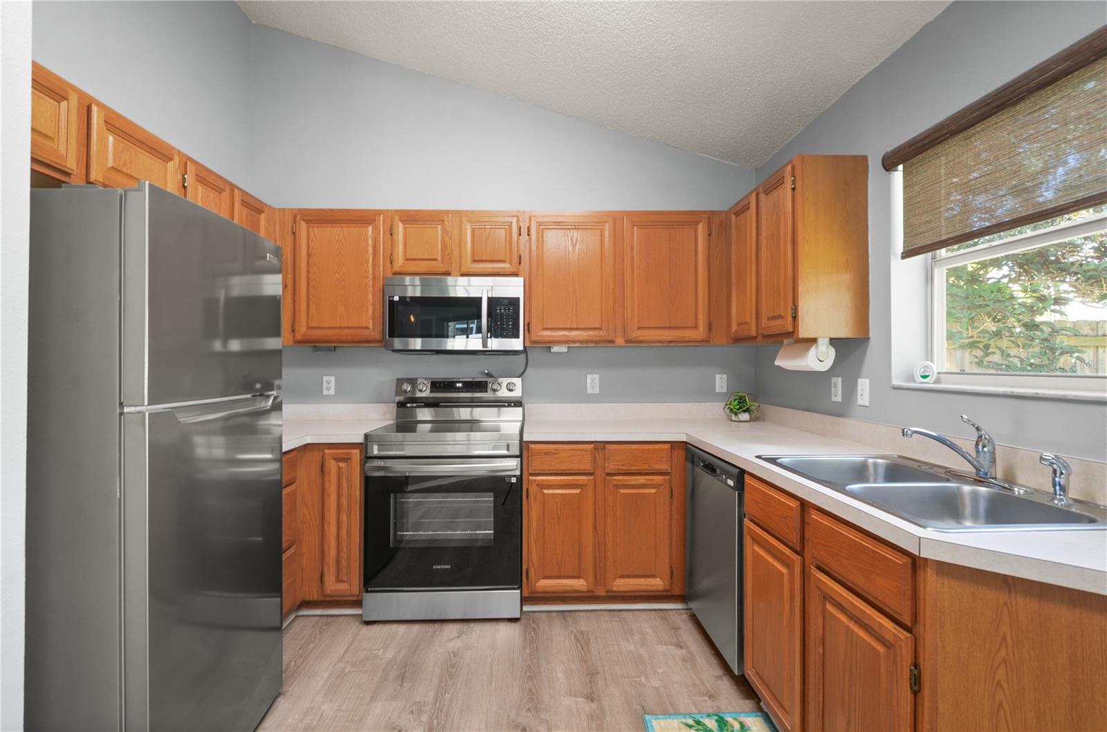 Image 11 of 25 For 10473 Glassborough Drive
