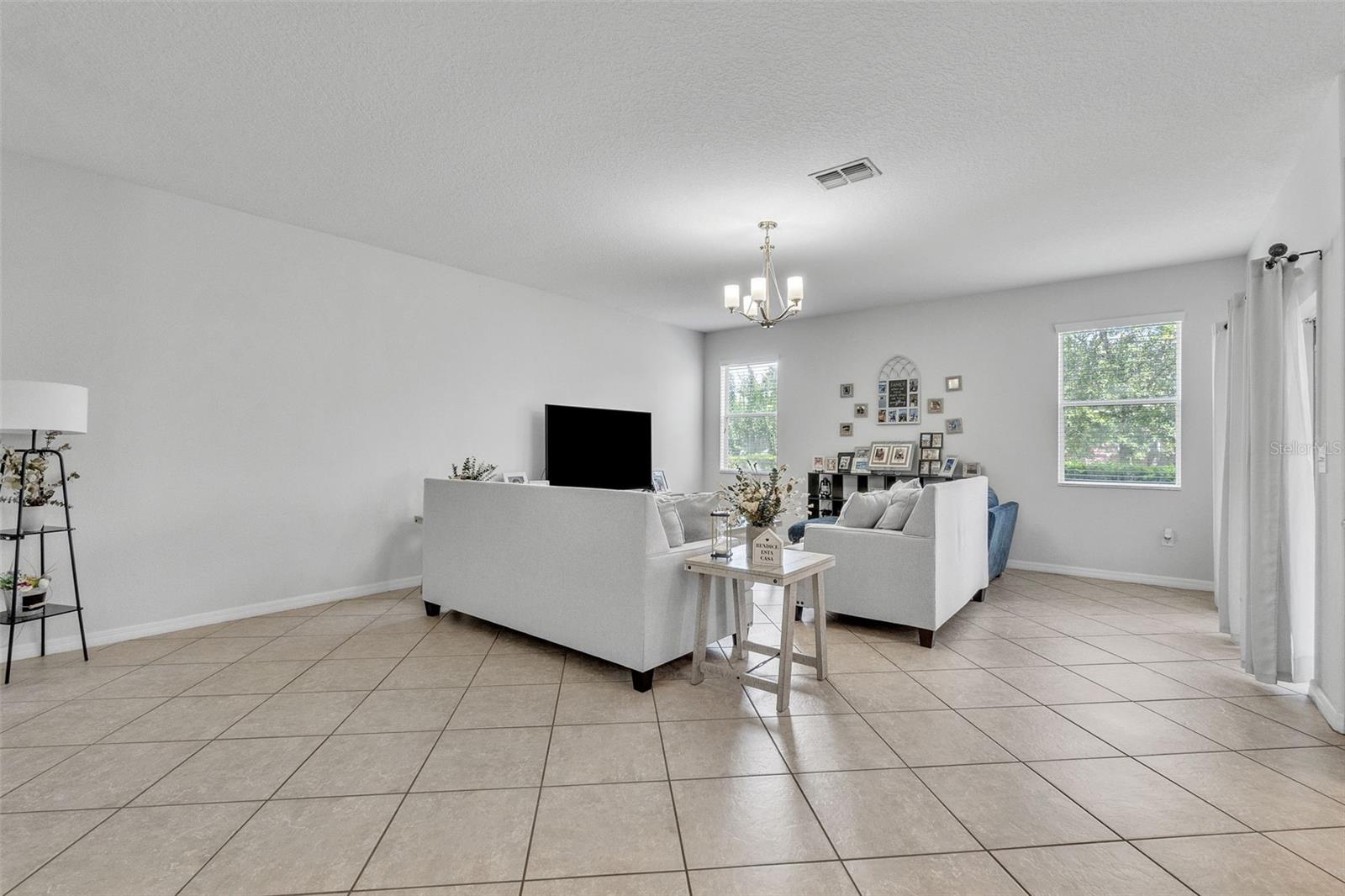 Image 6 of 37 For 3256 Rodrick Circle