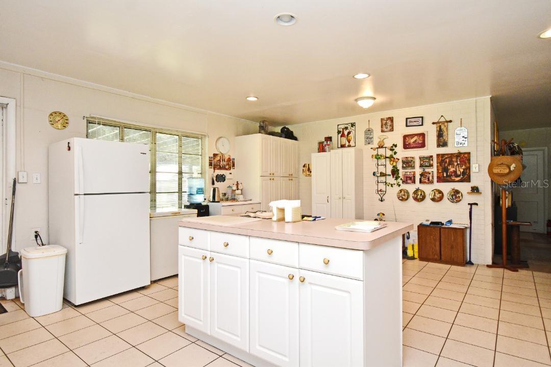 Image 11 of 27 For 1390 Airport Boulevard
