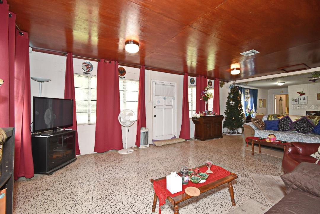 Image 15 of 27 For 1390 Airport Boulevard