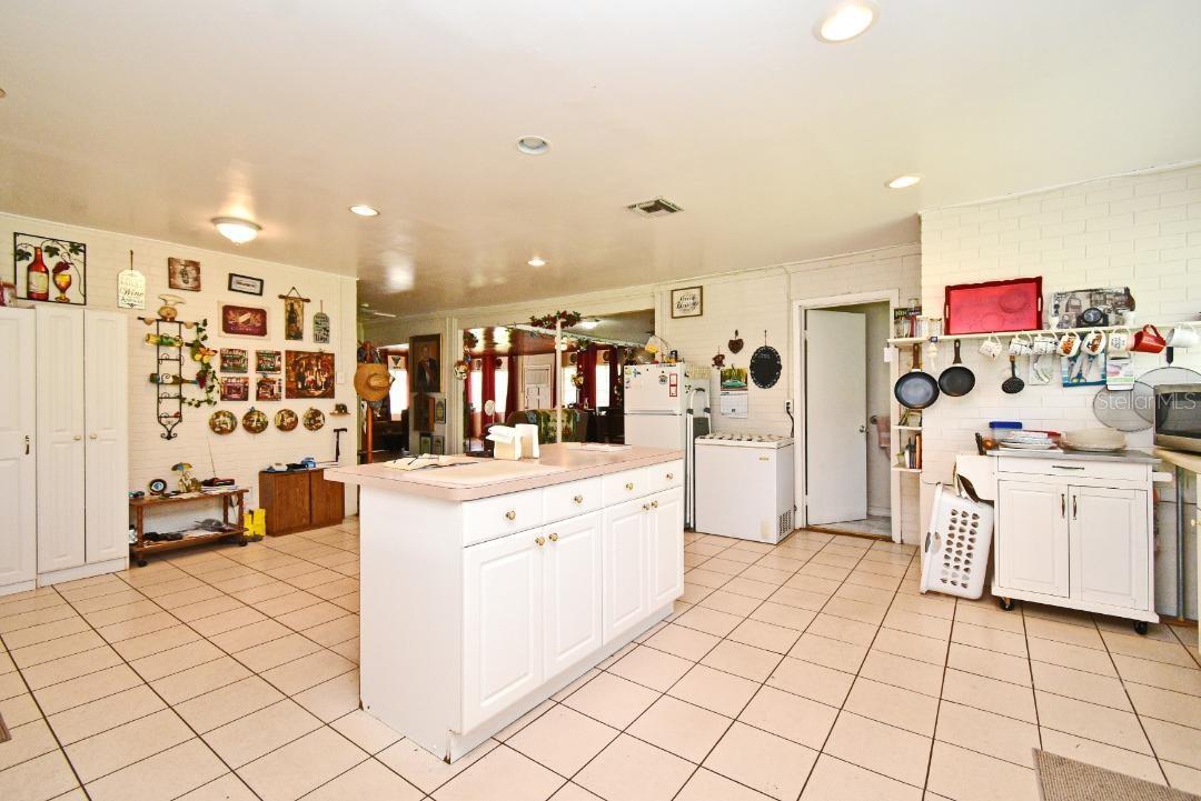 Image 9 of 27 For 1390 Airport Boulevard