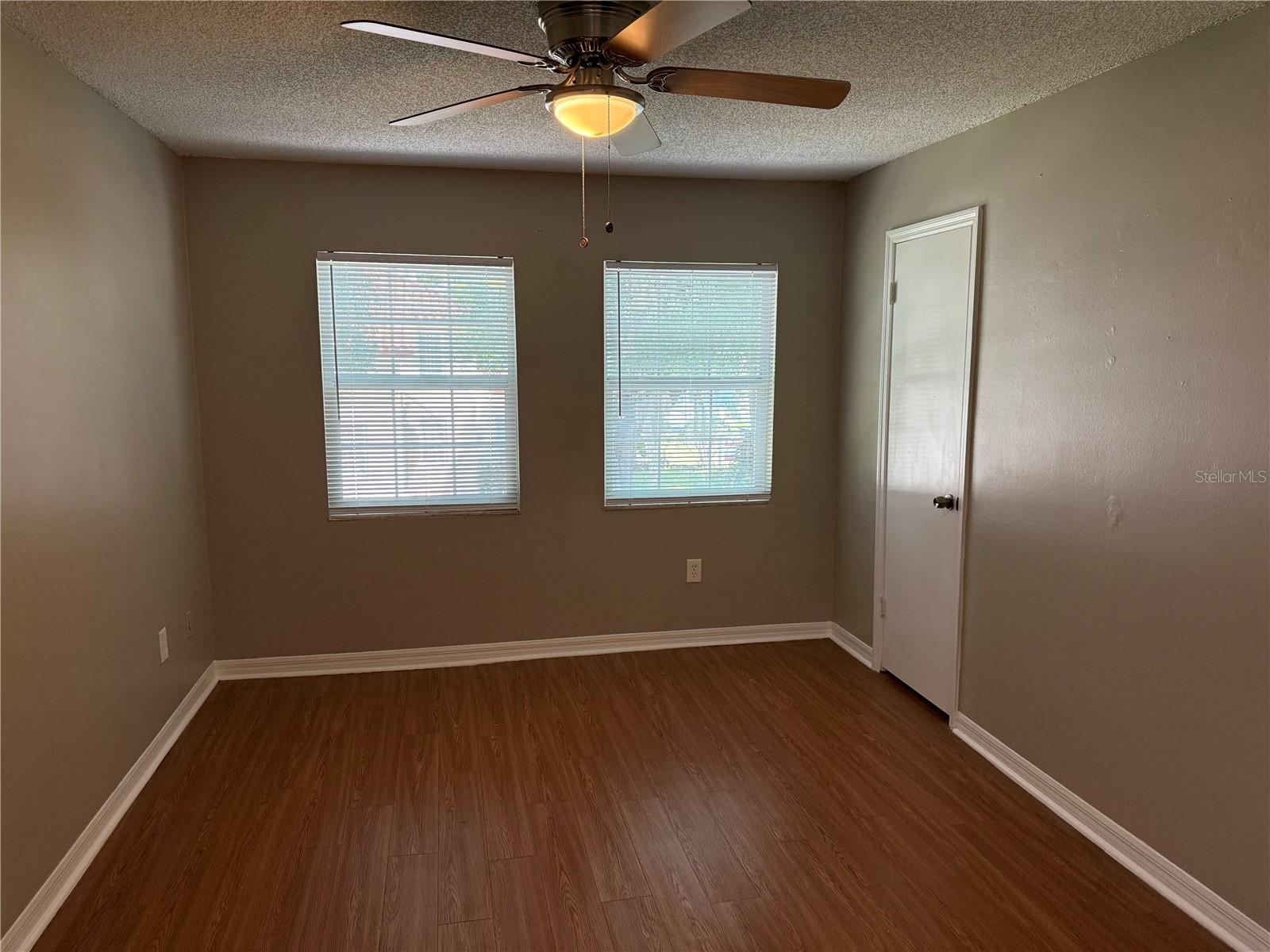 Image 10 of 14 For 726 Edgewater Drive 1