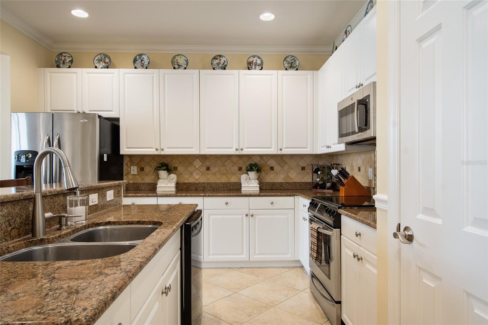 Image 14 of 67 For 4709 Fox Street