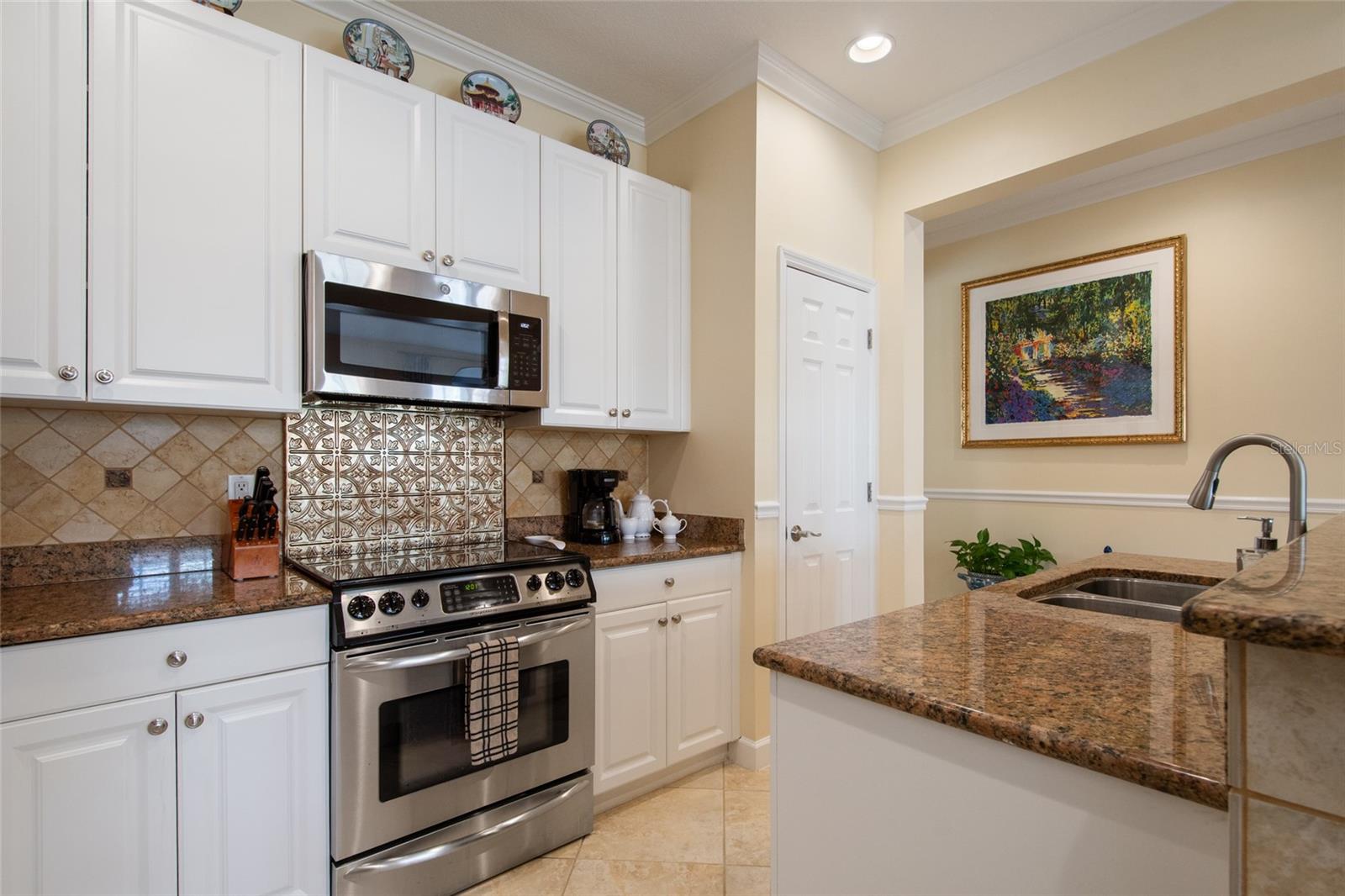 Image 17 of 67 For 4709 Fox Street