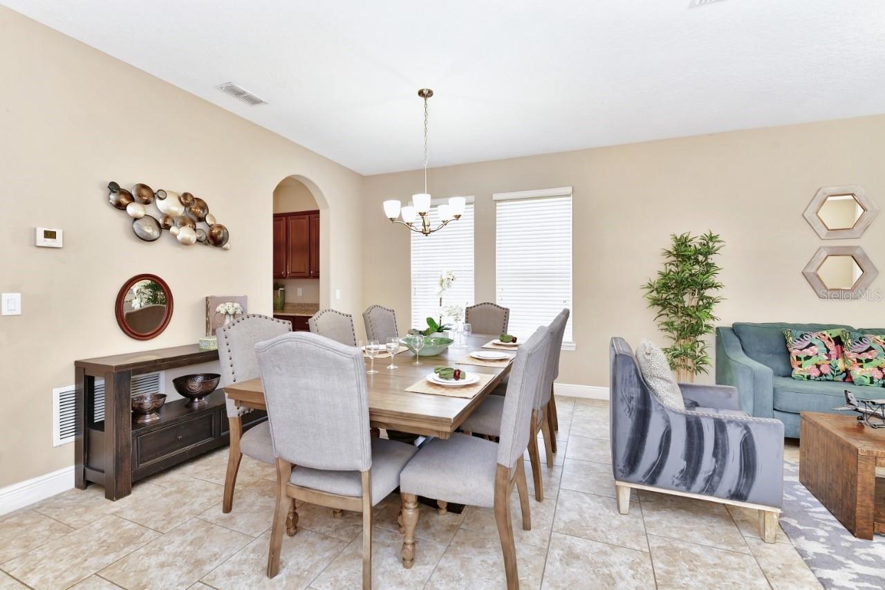 Image 11 of 49 For 4123 Oaktree Drive