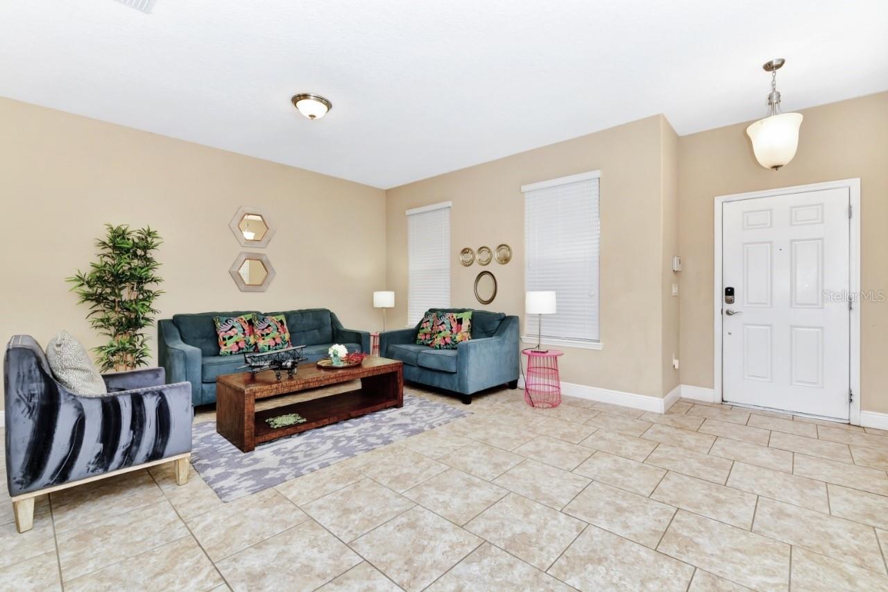 Image 13 of 49 For 4123 Oaktree Drive
