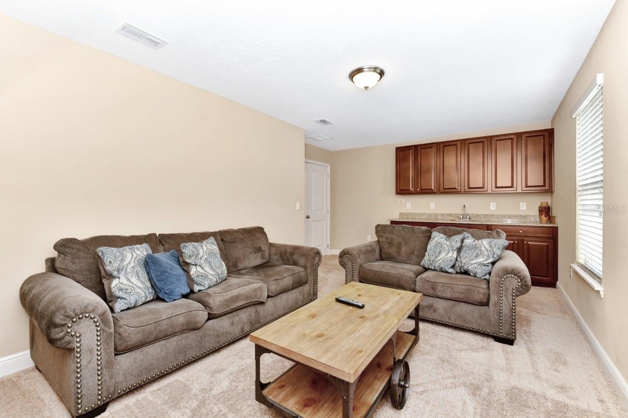 Image 16 of 49 For 4123 Oaktree Drive