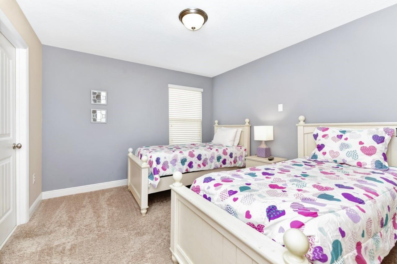 Image 19 of 49 For 4123 Oaktree Drive