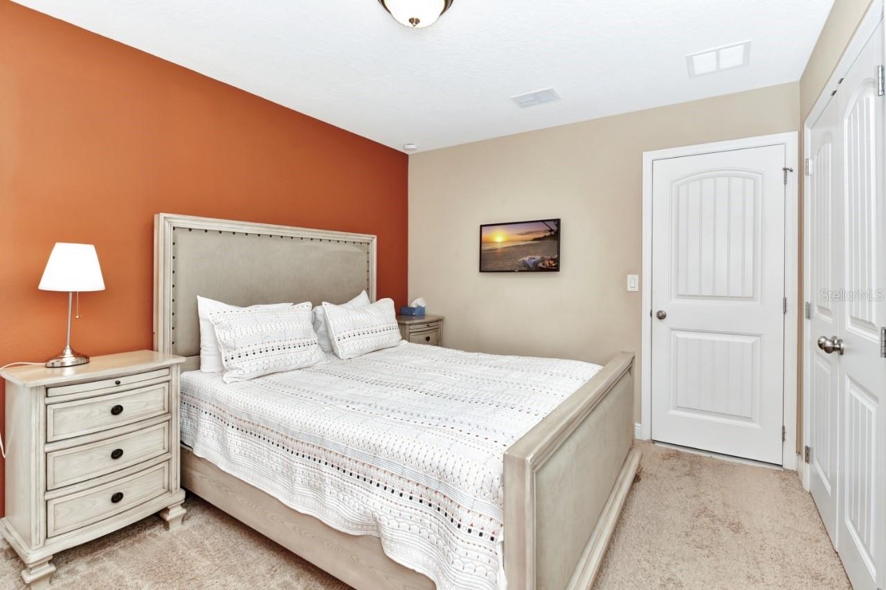 Image 20 of 49 For 4123 Oaktree Drive