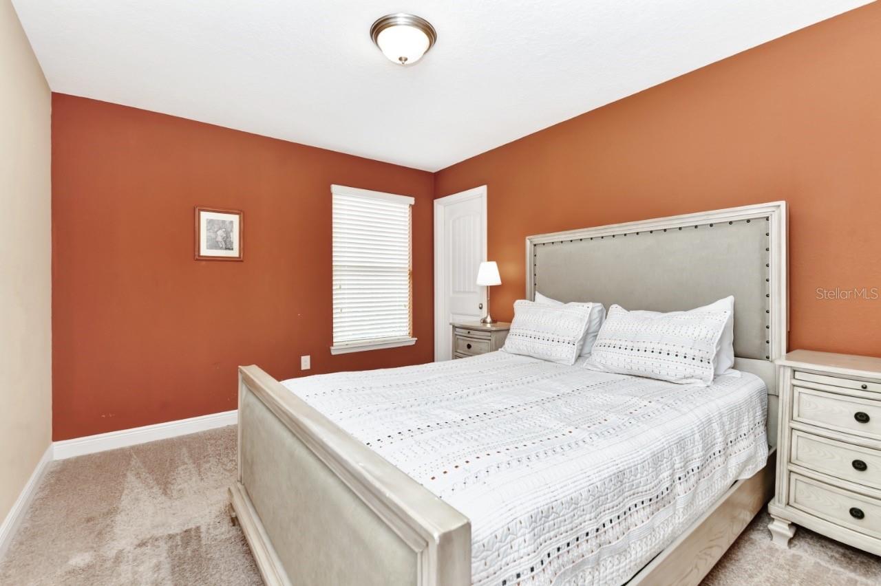 Image 21 of 49 For 4123 Oaktree Drive