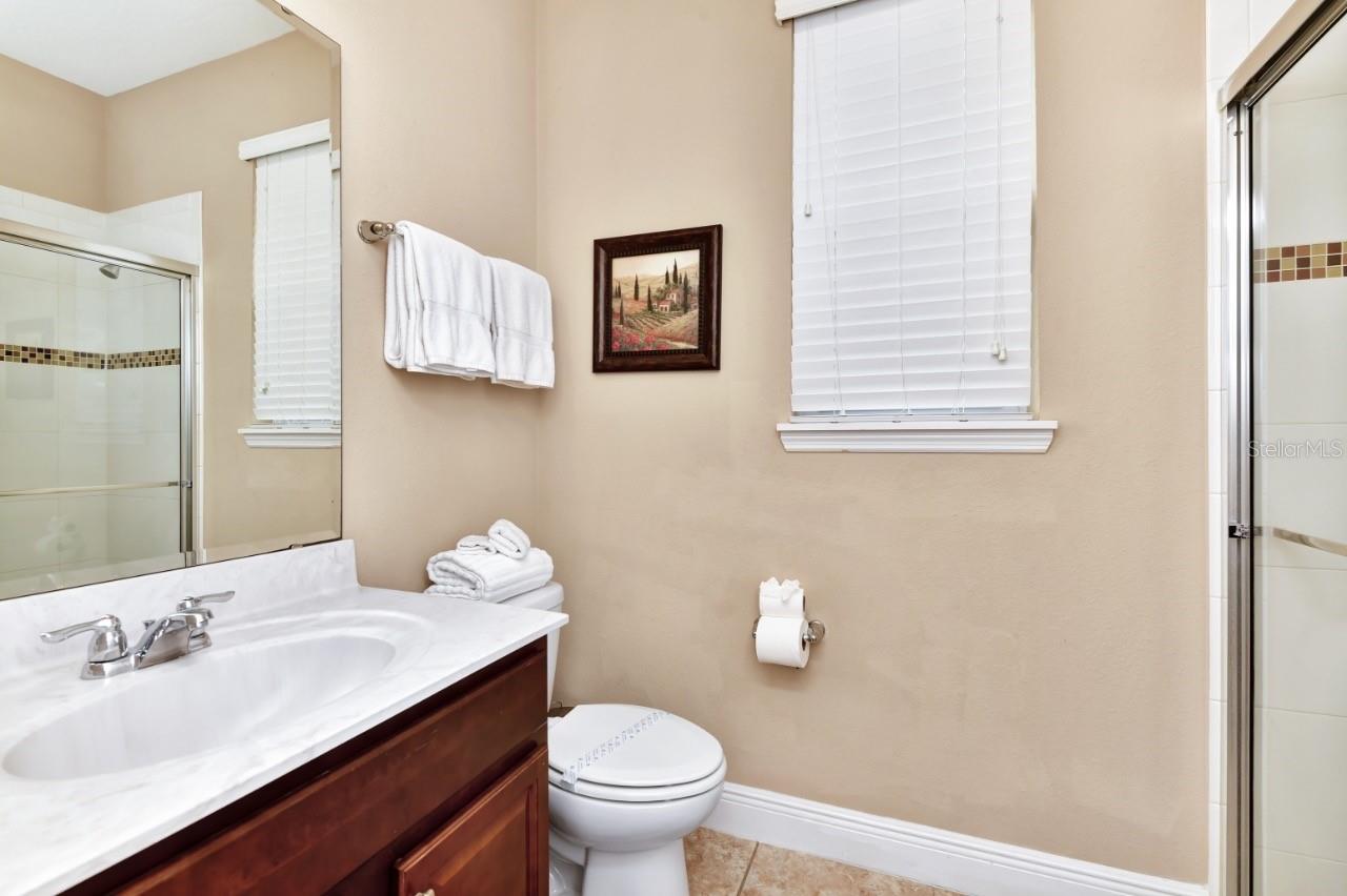 Image 22 of 49 For 4123 Oaktree Drive