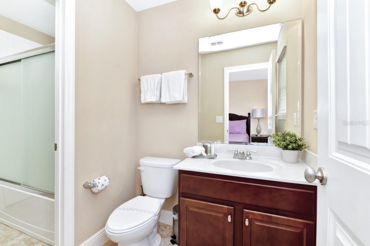 Image 29 of 49 For 4123 Oaktree Drive