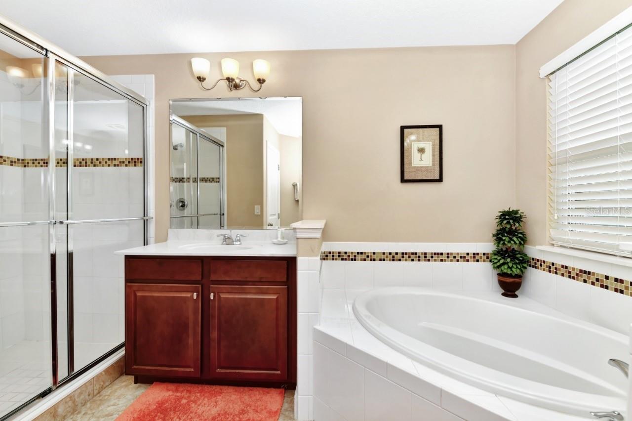 Image 35 of 49 For 4123 Oaktree Drive