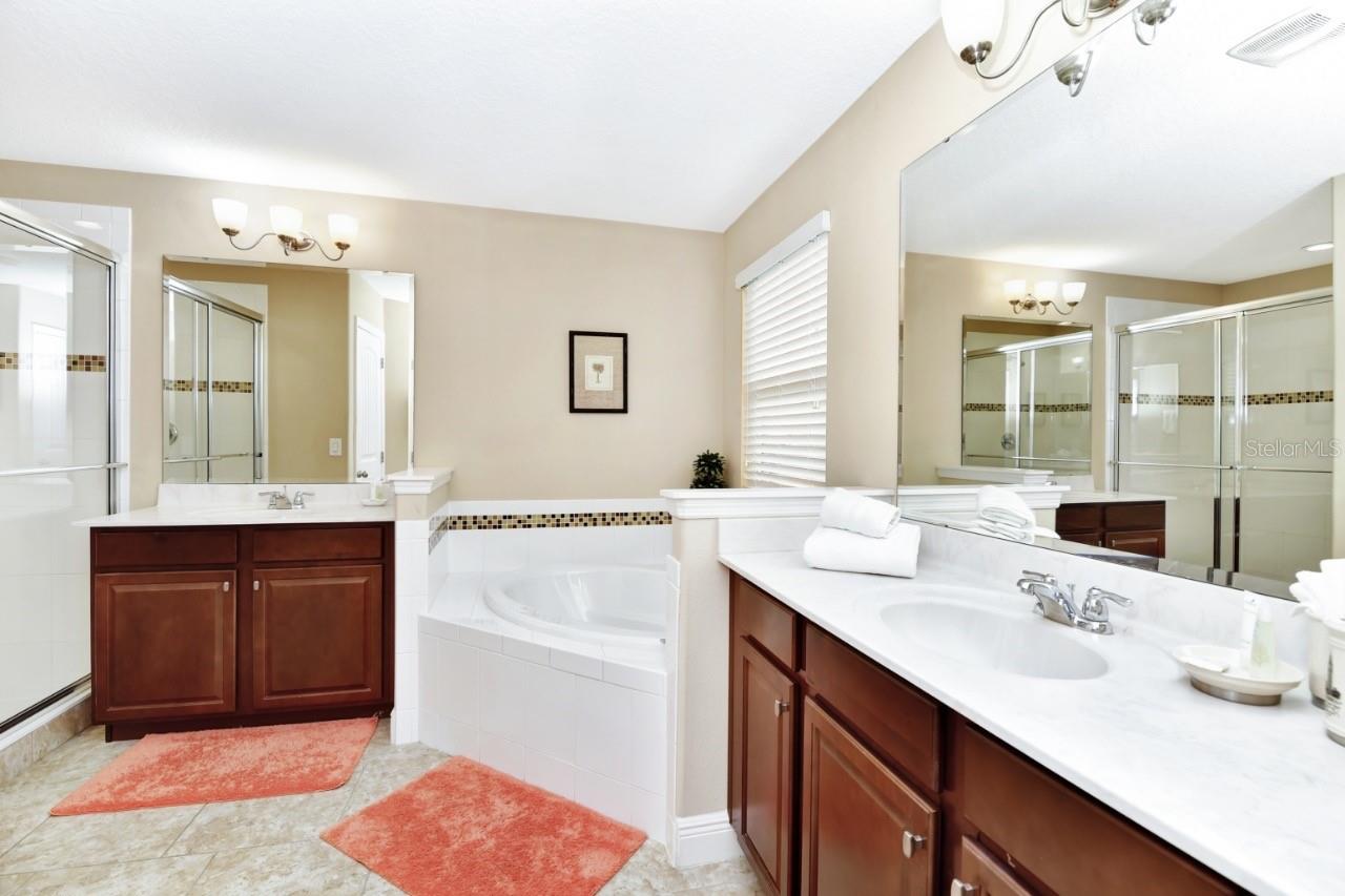 Image 37 of 49 For 4123 Oaktree Drive