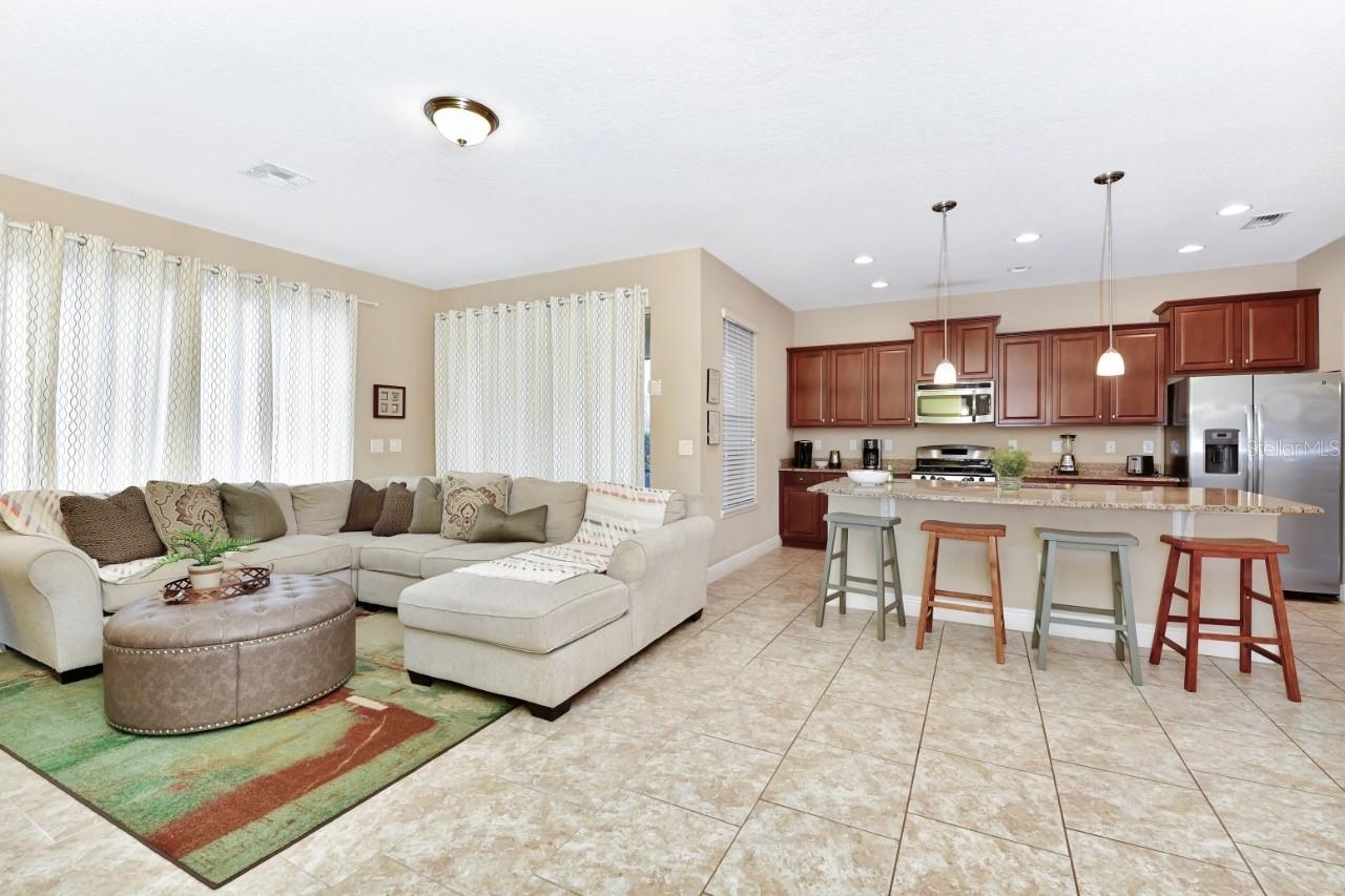 Image 4 of 49 For 4123 Oaktree Drive