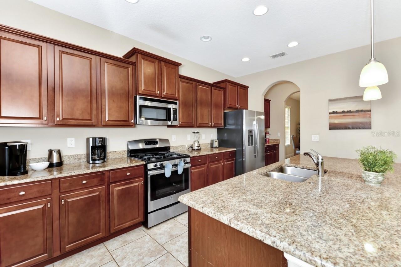 Image 6 of 49 For 4123 Oaktree Drive