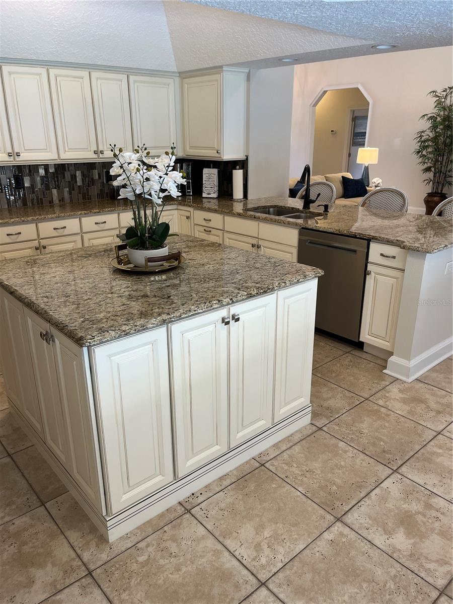 Image 12 of 52 For 5416 Bay Side Drive