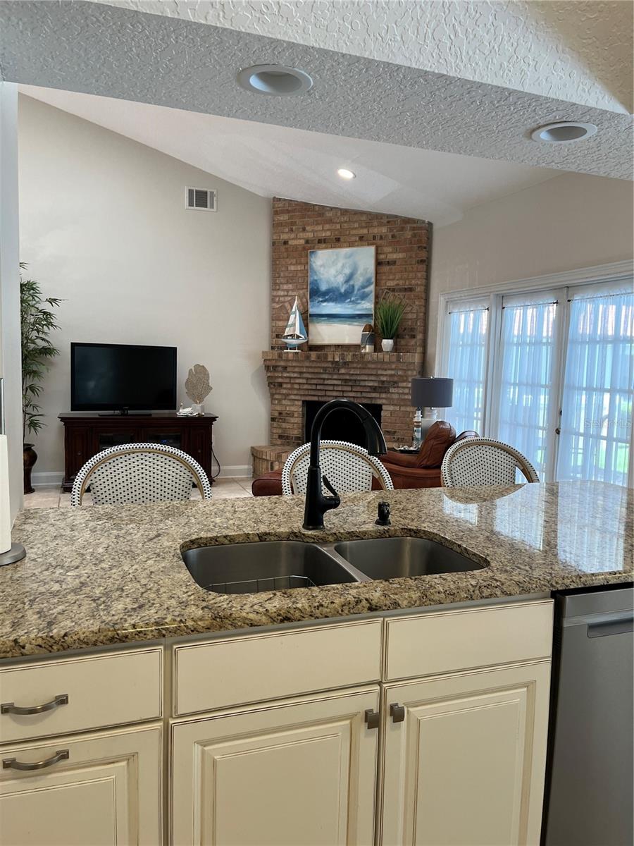 Image 13 of 52 For 5416 Bay Side Drive