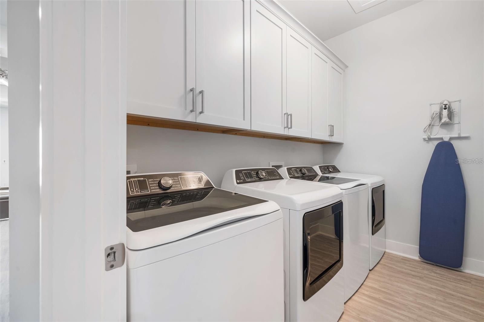 Image 72 of 78 For 1526 Euston Drive