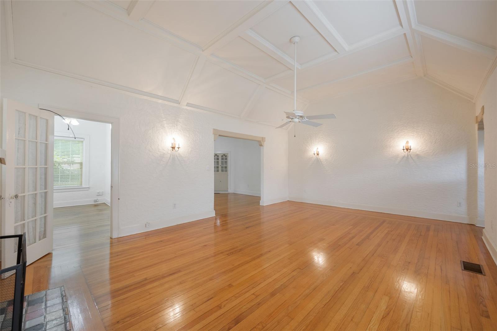 Image 19 of 71 For 2101 Lily Court
