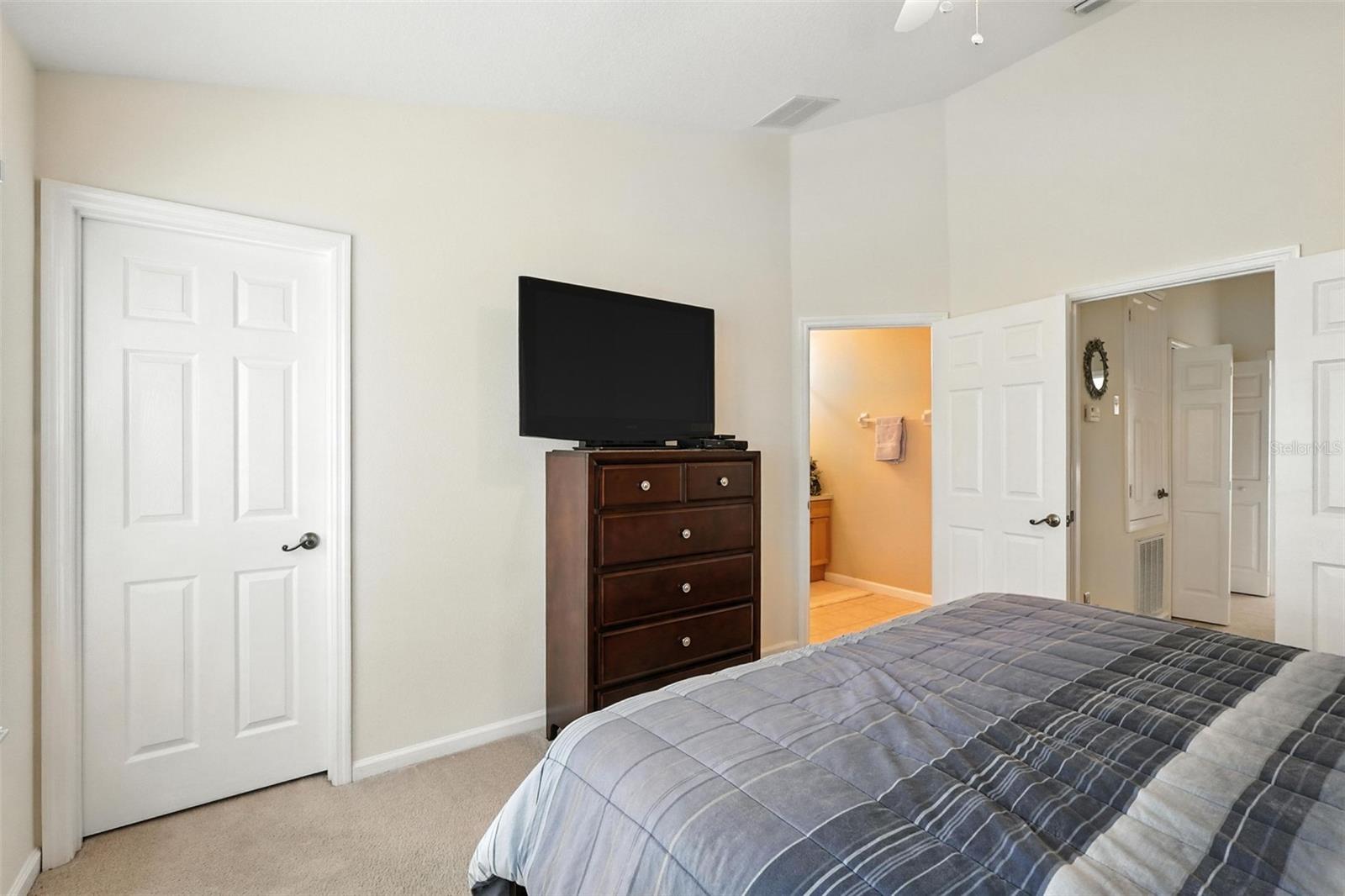 Image 20 of 41 For 2409 Silver Palm Drive