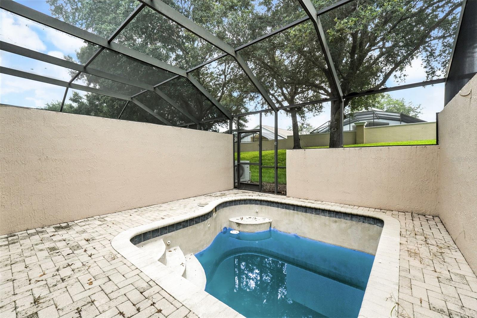 Image 28 of 41 For 2409 Silver Palm Drive